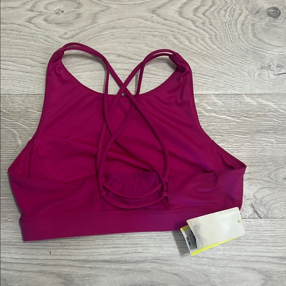 Pink Racerback Sports Bra with Seamless Design - Picture 3 of 3